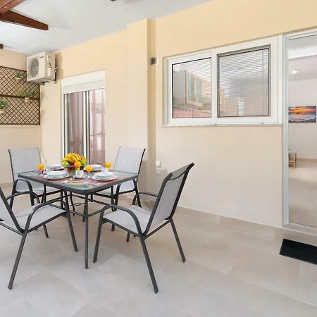 Lilla Cozy House * Rhodes City